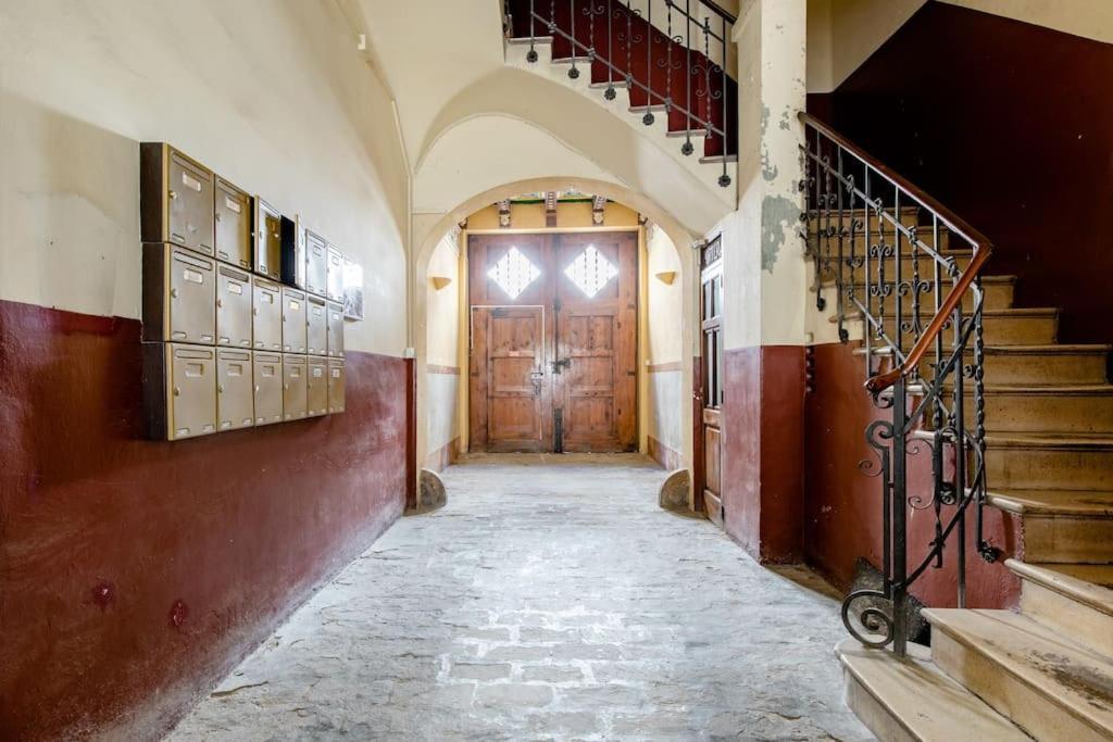 شقة Cozy Loft Patio+Pool +Wifi فالنسيا المظهر الخارجي الصورة