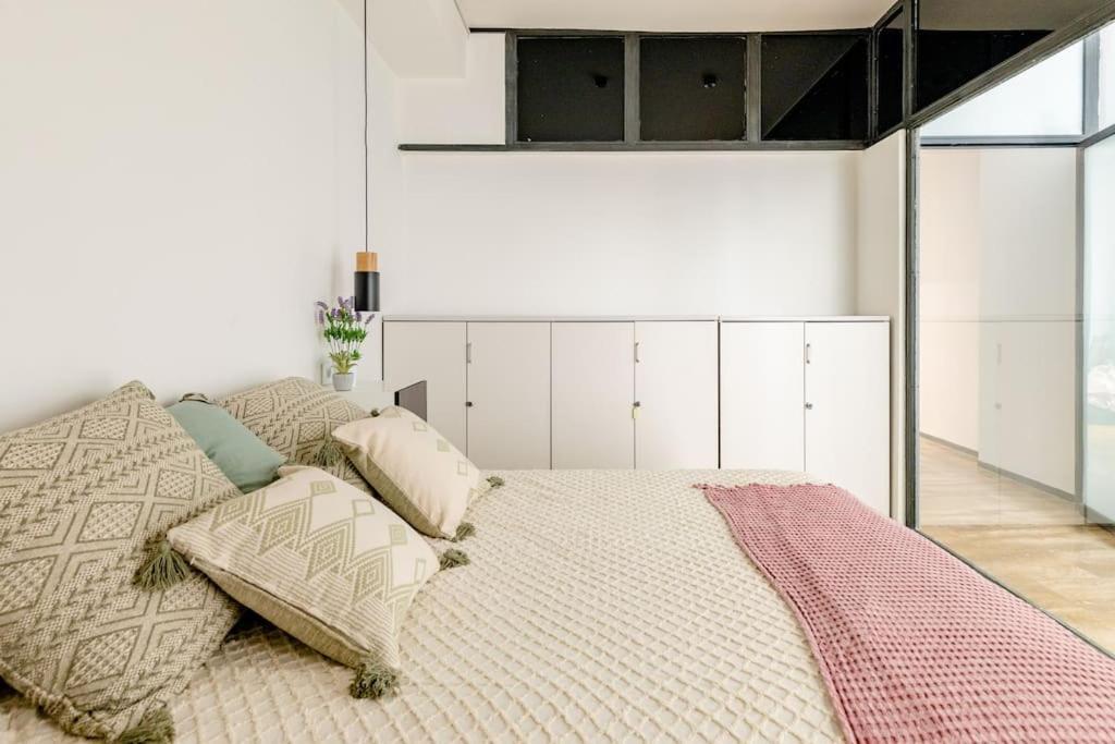شقة Cozy Loft Patio+Pool +Wifi فالنسيا المظهر الخارجي الصورة