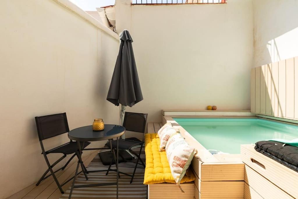 شقة Cozy Loft Patio+Pool +Wifi فالنسيا المظهر الخارجي الصورة