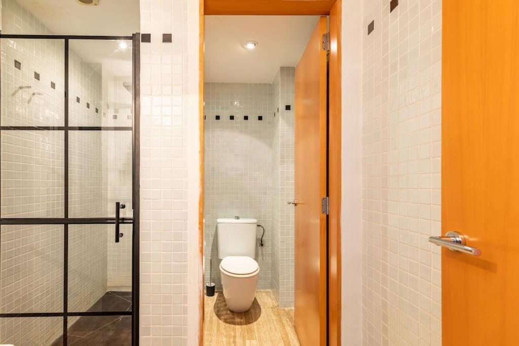 شقة Cozy Loft Patio+Pool +Wifi فالنسيا المظهر الخارجي الصورة